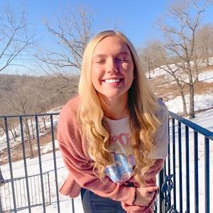 Meet your Posher, Lexi